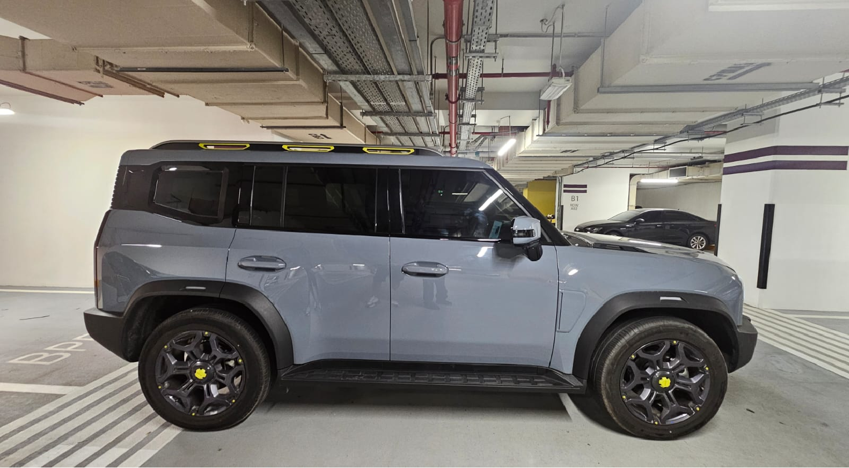 سيارة بعد تظليل النوافذ دبي