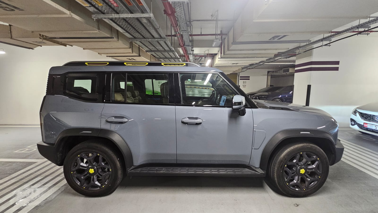 سيارة قبل تظليل النوافذ دبي